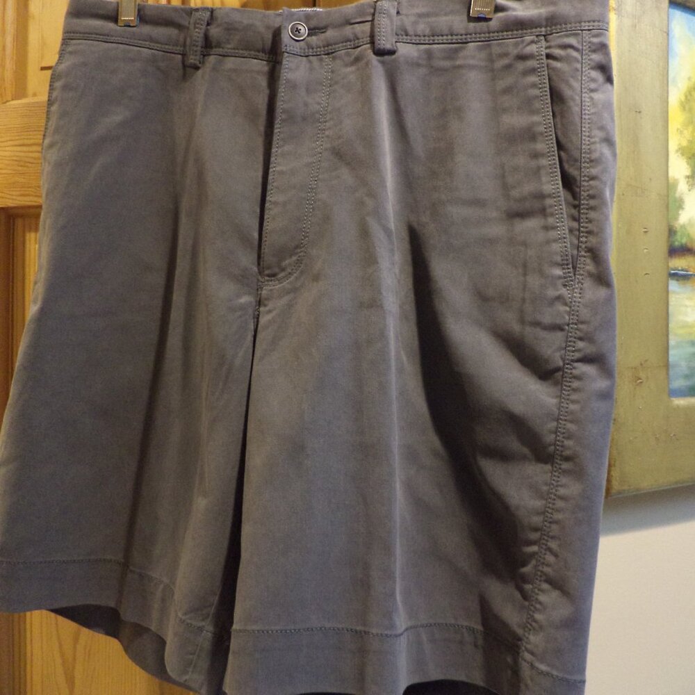 TOMMY BAHAMA SHORTS STYLE: "Ashore Thing" Color: "Grey Fog"-Size:33 NEW $99